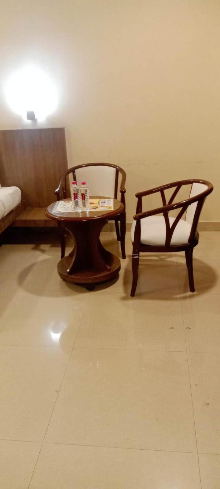 Grand Samdareeya Hotel Jabalpur Bagian luar foto