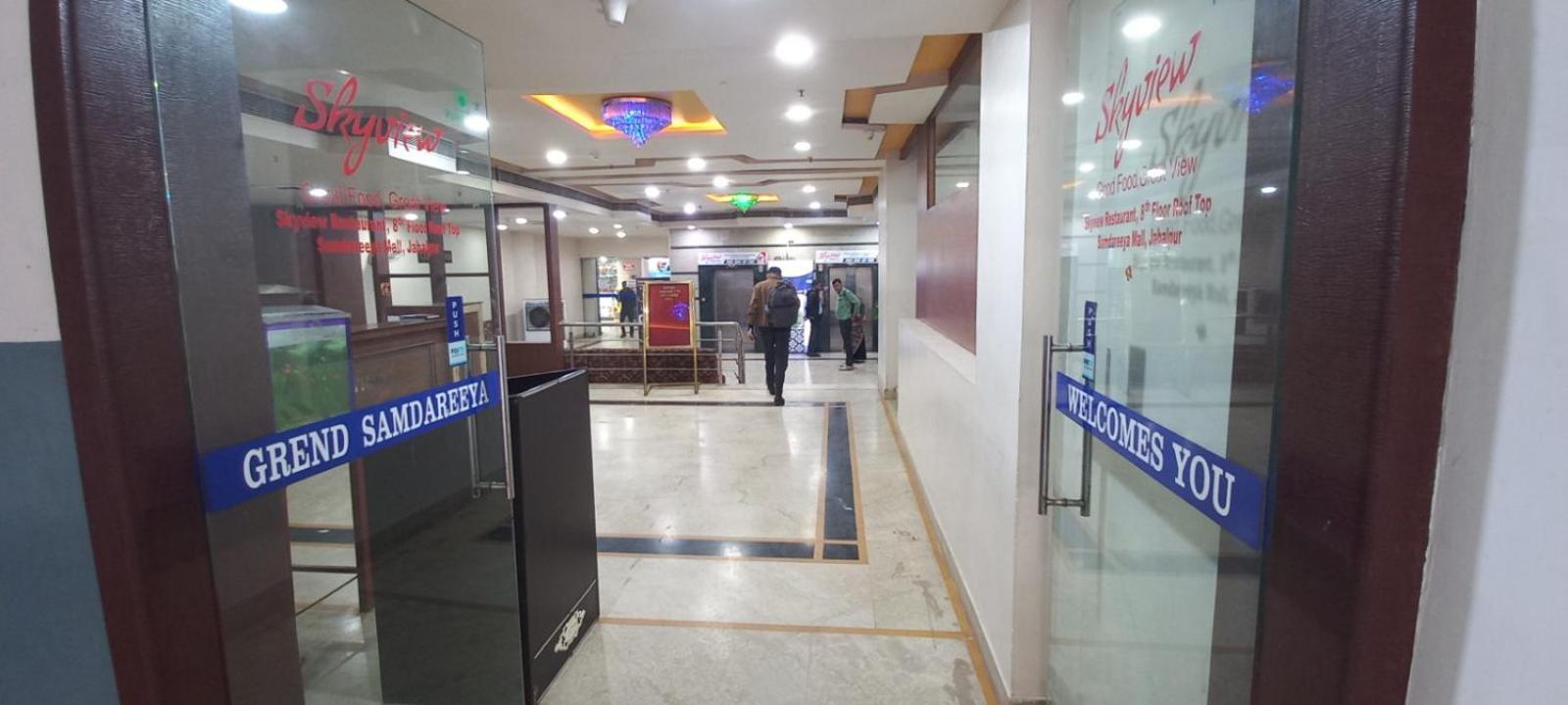 Grand Samdareeya Hotel Jabalpur Bagian luar foto